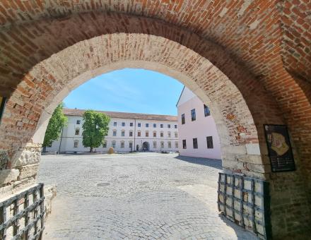 8 motive pentru care trebuie să ajungi în Cetatea Oradea, măcar o dată în viață